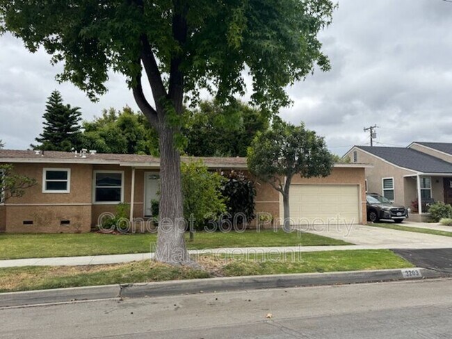 Building Photo - 3203 Marwick Ave