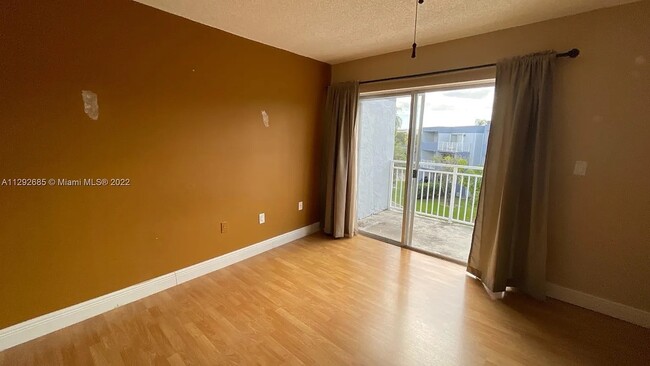 Bedroom - 9365 Fontainebleau Blvd
