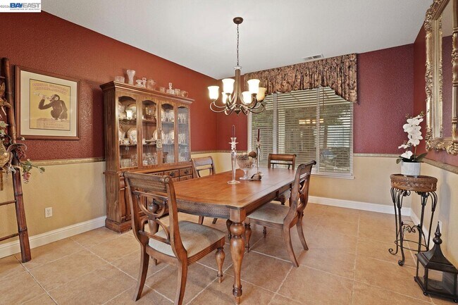 Foto del edificio - 549 Glenbriar Cir