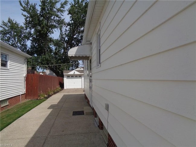 Building Photo - 7714 Dorothy Ave