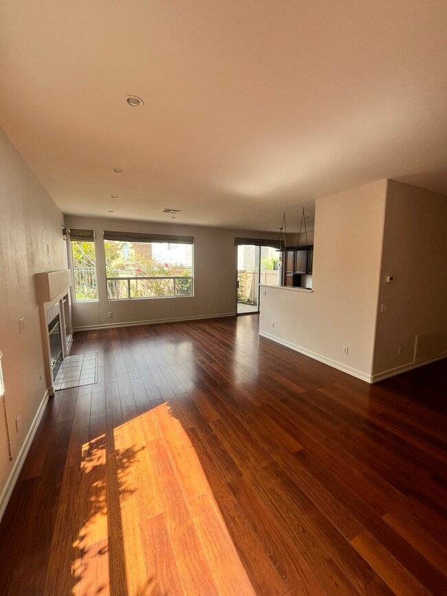 Foto del edificio - Spacious 3-Bedroom, 2.5-Bathroom Home