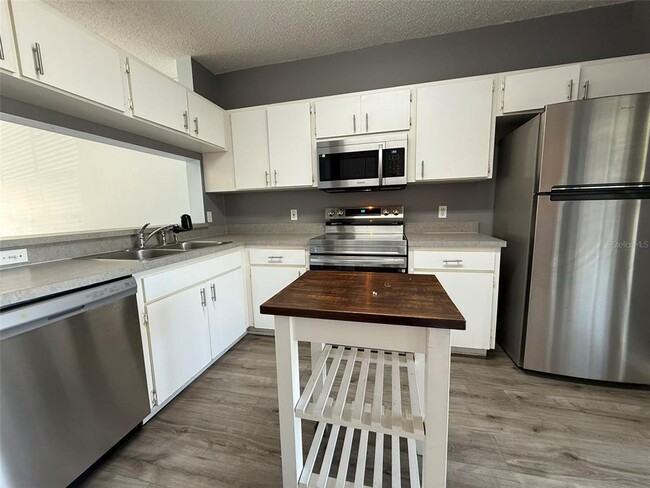 Foto del edificio - 412 Countryside Key Blvd