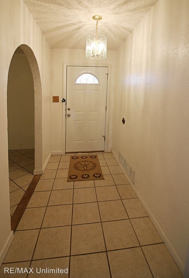 Foto del edificio - 7590 New Sulphur Springs Rd