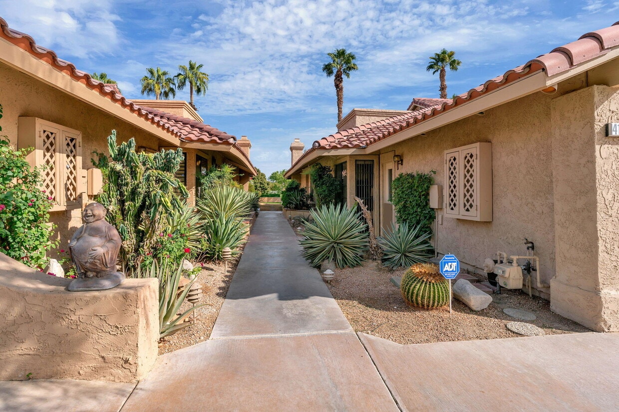 Primary Photo - 41220 Woodhaven Dr E