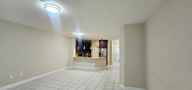 Building Photo - 5032 SE Mariner Garden Cir