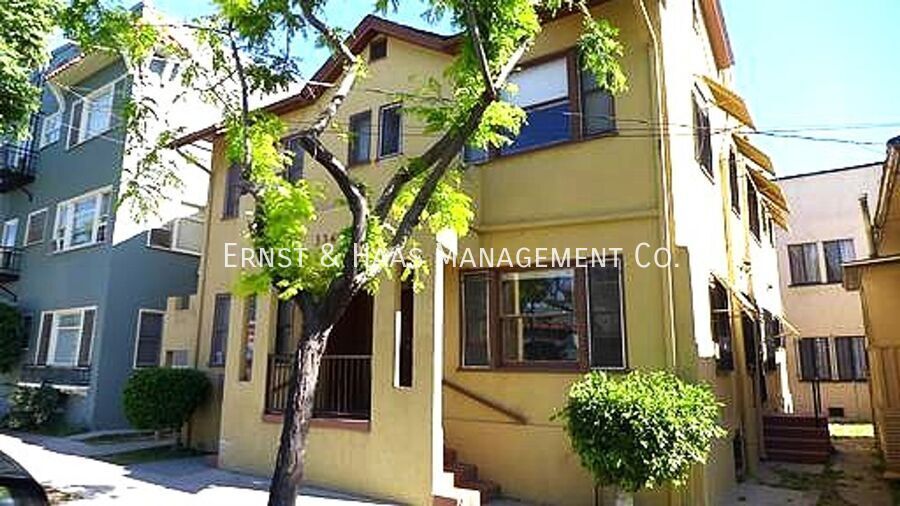 Primary Photo - Wonderful 1920's Apartment Close to Downto...