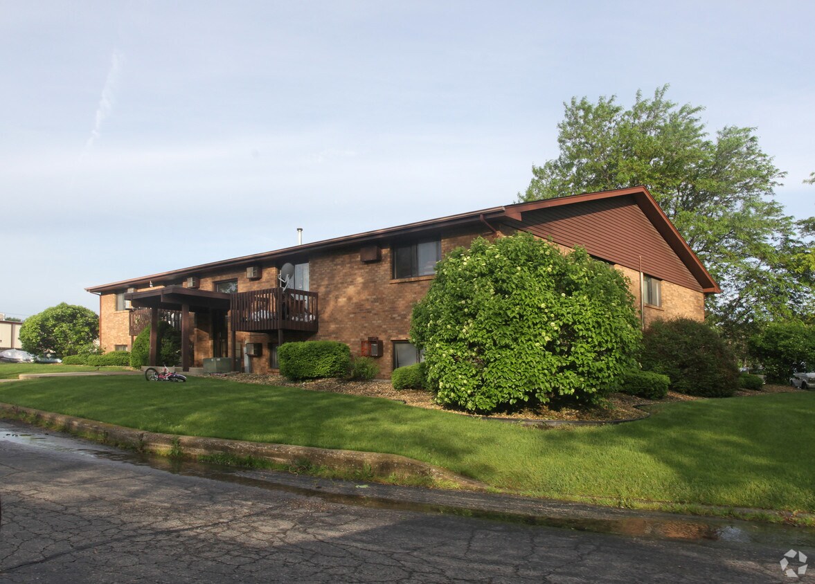 1162111631 Roberts St, Mokena, IL 60448 Apartments in Mokena, IL