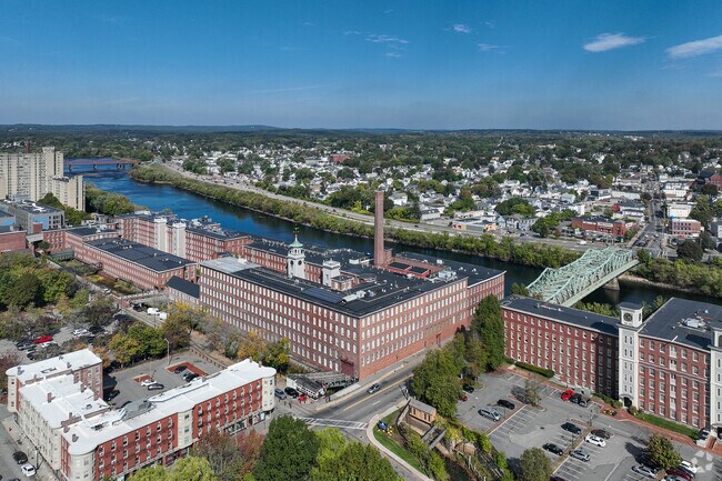 Contexto aéreo - The Apartments at Boott Mills