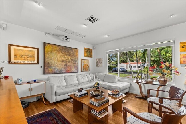Foto del edificio - 70 NE 97th St