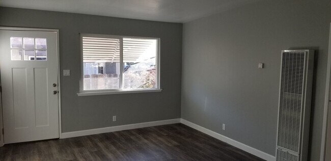 Building Photo - Nice 2 Bed/1 Bath SLO Apartment