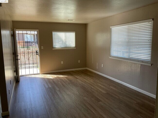 Foto del edificio - 201 E 17th St