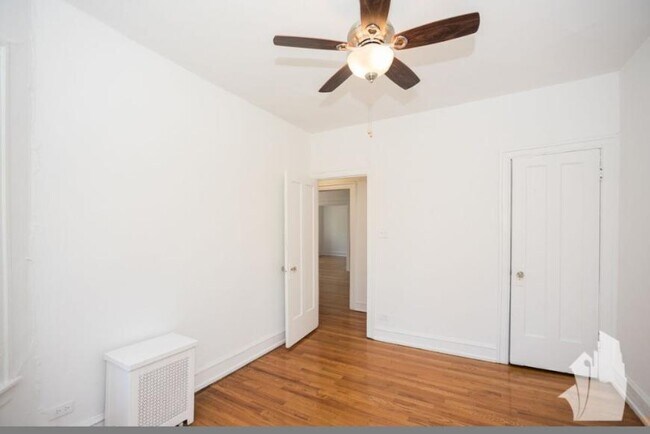 Foto del edificio - 2 bedroom in Chicago IL 60657