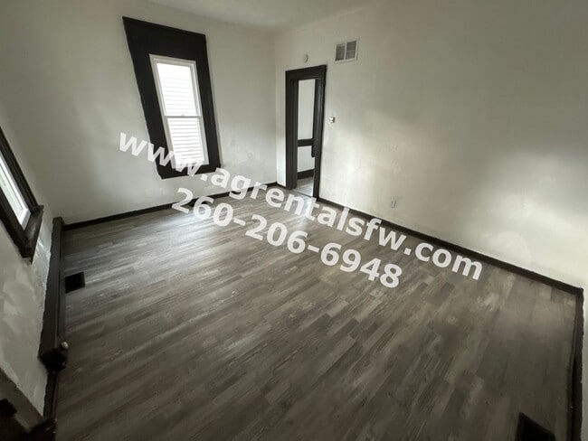 Building Photo - 3 Bedroom House - Section 8 OK!