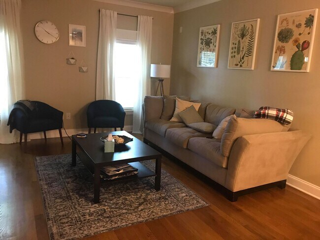 Living Room - 655 Mead St SE