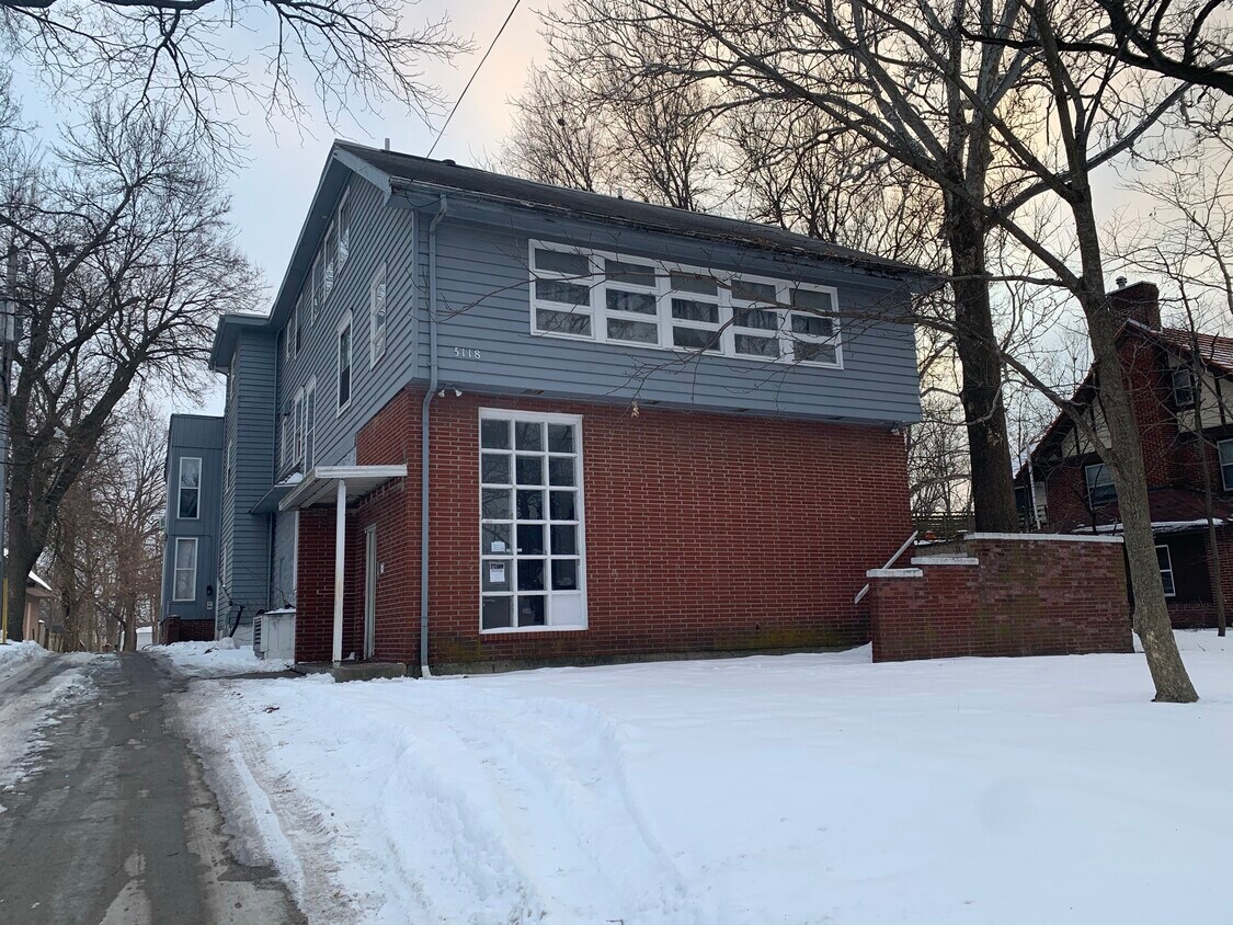 Foto principal - 3118 Cottage Grove Ave