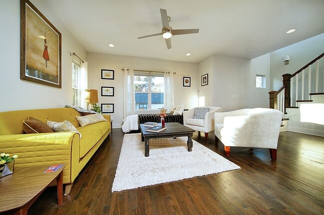 Foto del edificio - Don't miss this gorgeous 3BE/2.5BA in Desi...