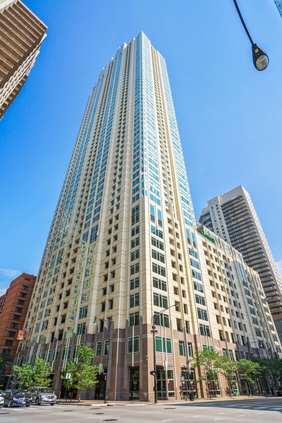 Foto principal - 33 W Ontario St