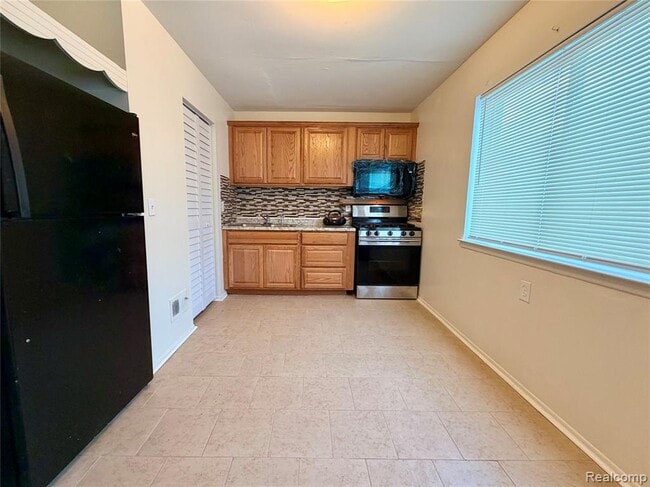 Foto del edificio - 20031 Hubbell Ave