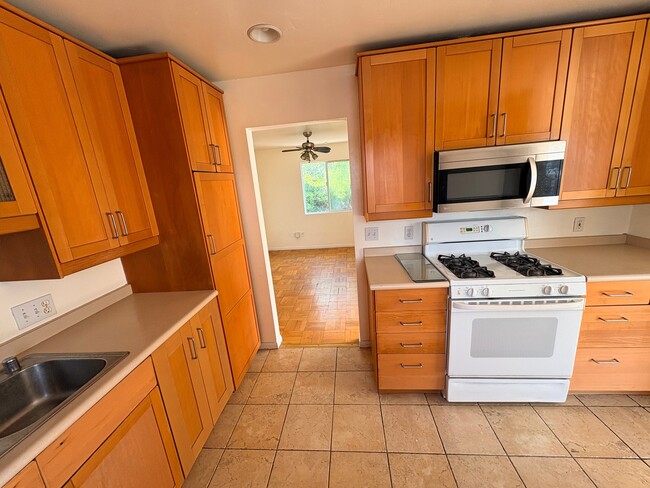 Building Photo - 6052 Horton Dr