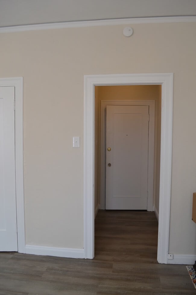 Interior Photo - CB Executive Residences, LLC