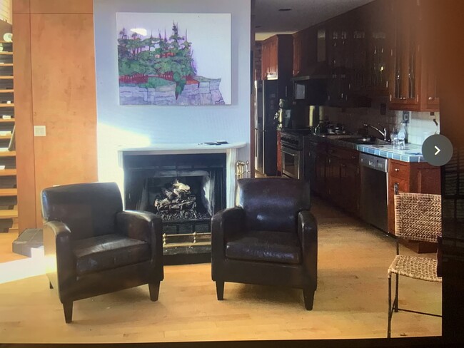 Living room - 15114 Kercheval Ave