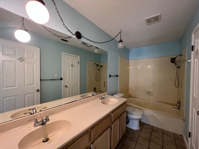 Building Photo - 2005 Castle Creek Dr