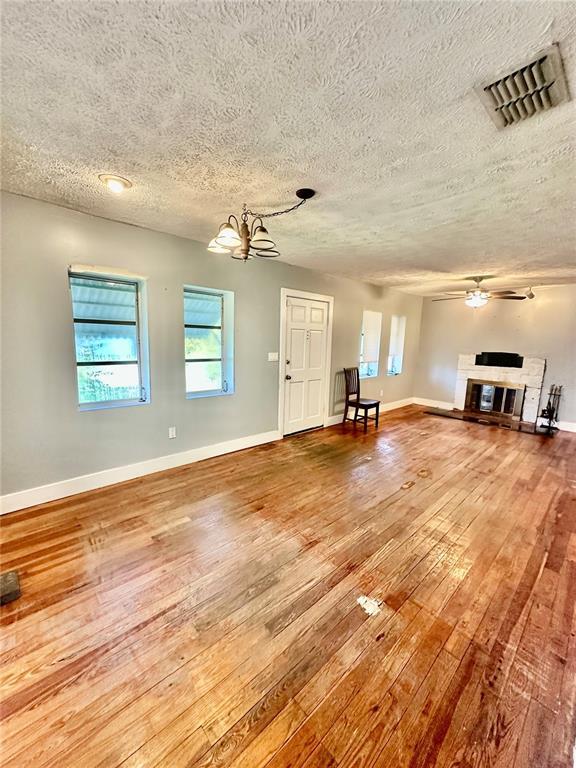 Building Photo - 201 Jennie Jewel Dr