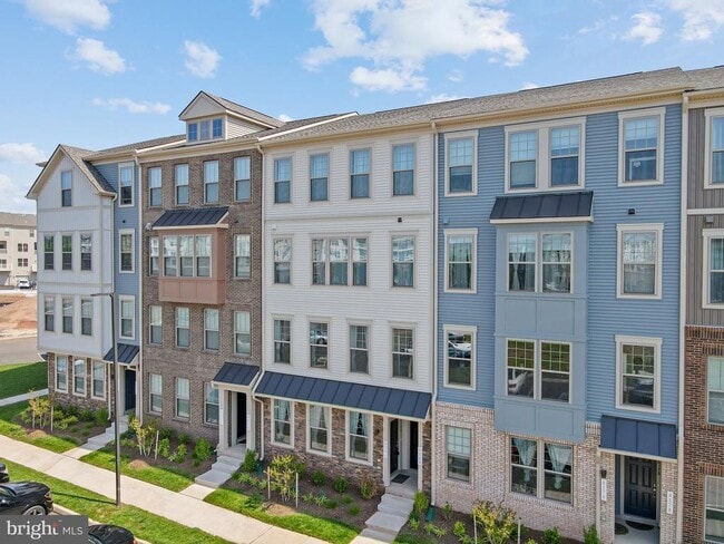 Foto del edificio - 819 Ambrose Ln