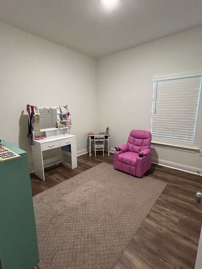 Foto del edificio - 14741 Carrol Ave