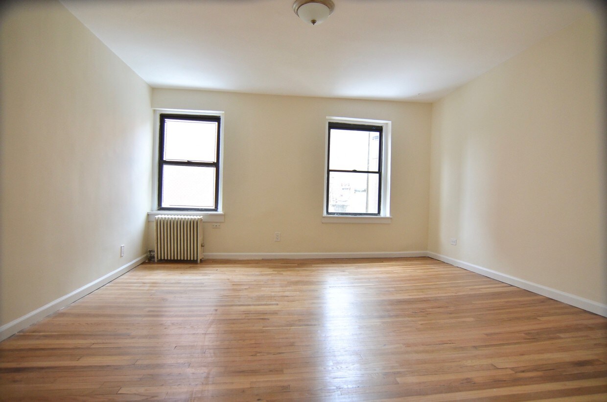 Primary Photo - 813 9th Ave