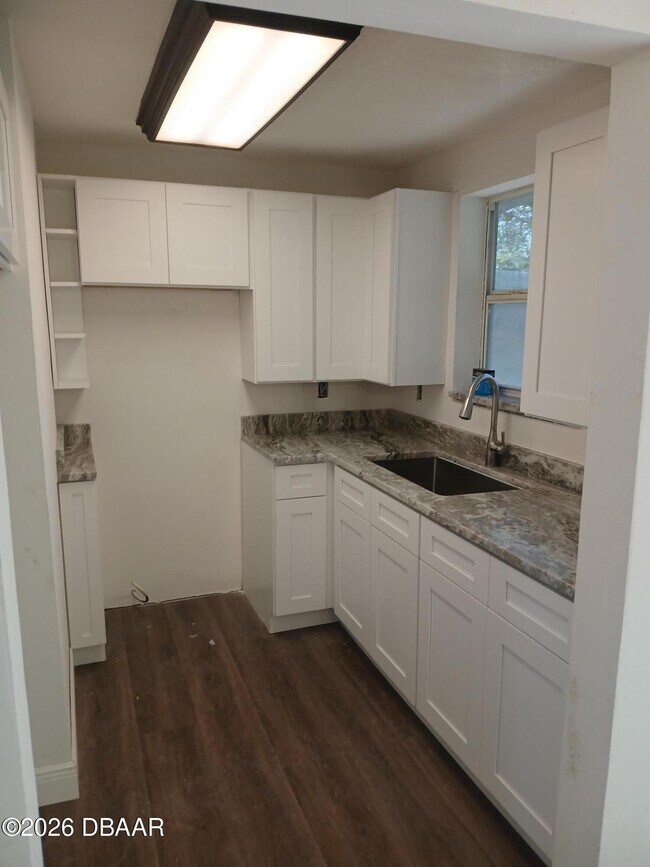 Building Photo - 1026 Imperial Dr