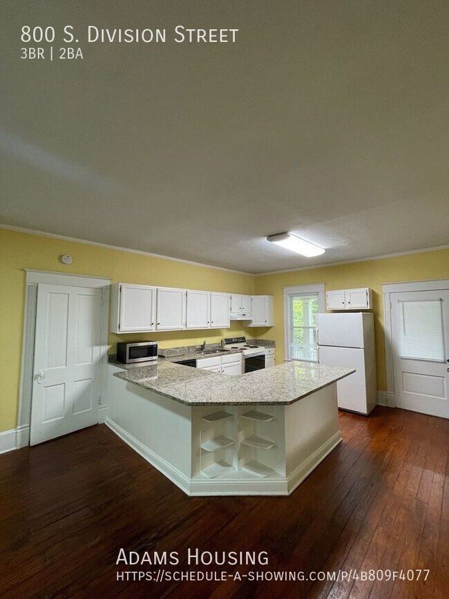 Foto del edificio - 800 S Division St