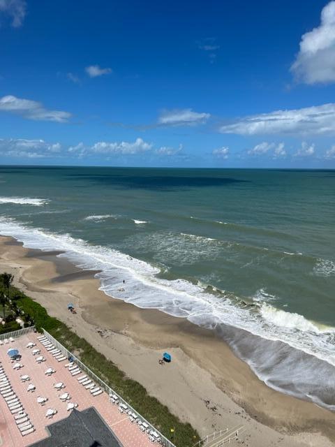 Foto del edificio - 9900 S Ocean Dr