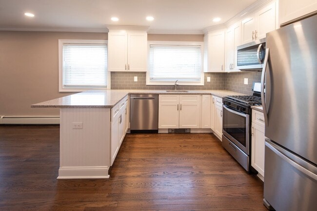 Interior Photo - The Linden Apartments: In-Unit Washer & Dryer, Heat and Hot Water Included, Cat & Dog Friendly, a...