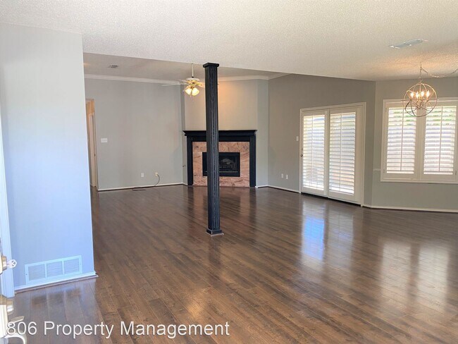 Foto del edificio - 3 br, 3 bath House - 103 Utica