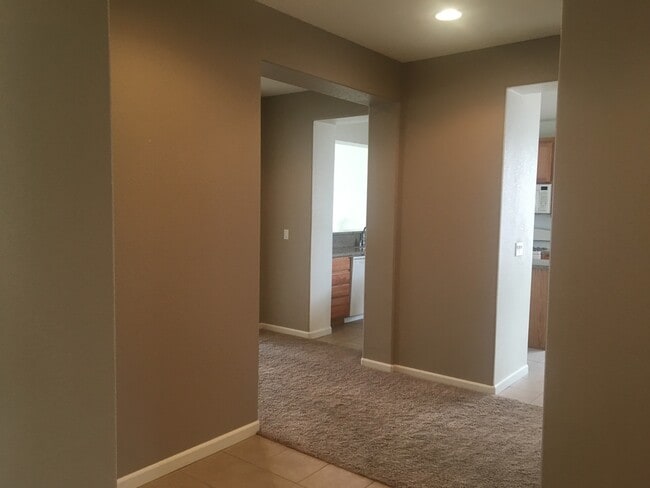 Building Photo - COMING SOON! Single Story 4 Bed in Curti R...