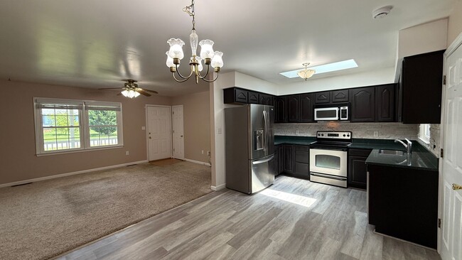 Building Photo - Three Bedroom Rambler in Fredericksburg