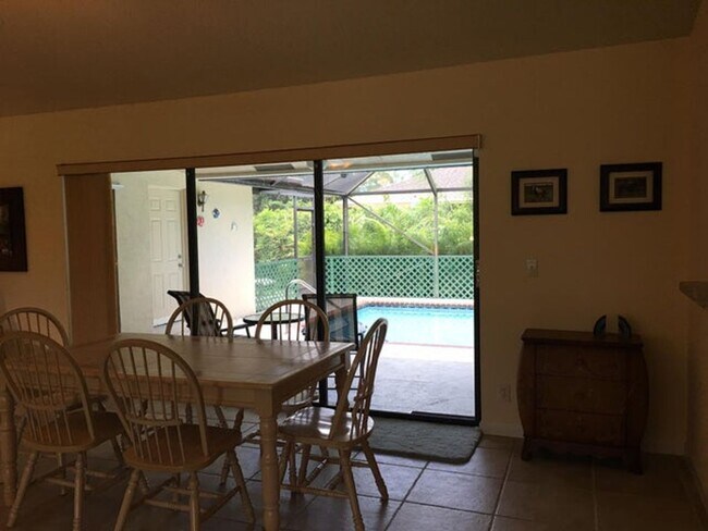 Foto del edificio - 745 Juniper Pl