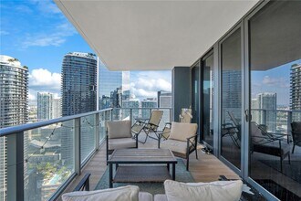 Building Photo - 1010 Brickell Ave