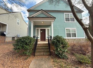 Building Photo - 1035 Barnett Shoals Rd