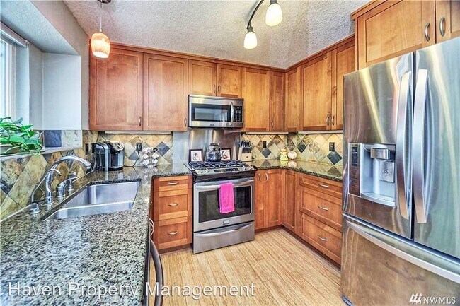 Building Photo - 4 br, 2 bath House - 11932 SE 222nd Place