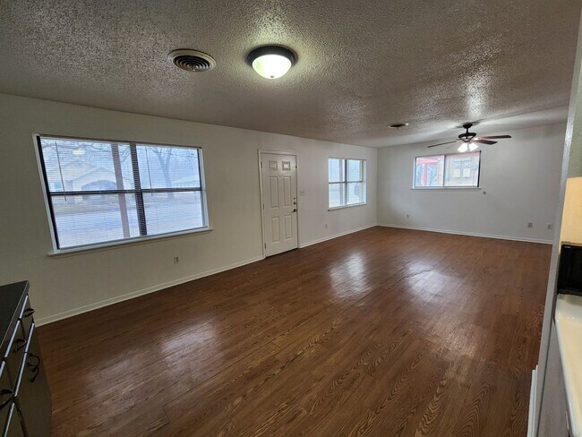 Foto del edificio - 2/1 Duplex in Lampasas
