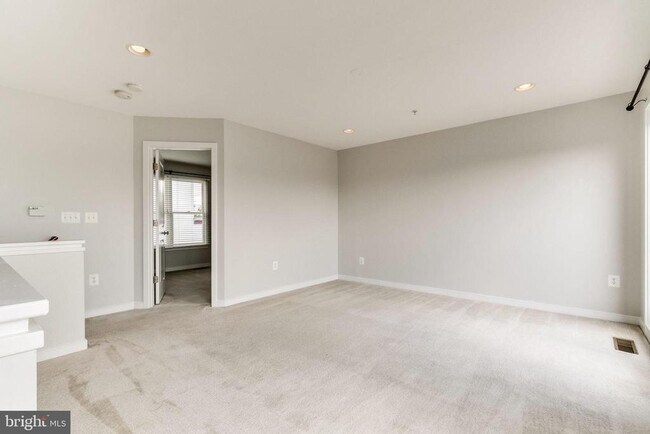 Building Photo - 827 Wythe St