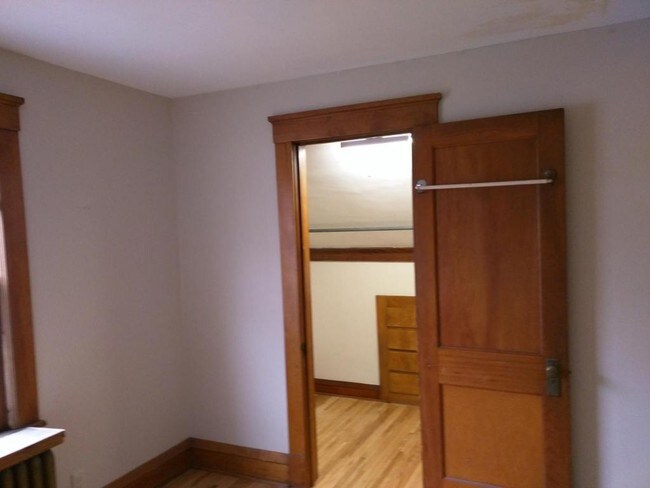Building Photo - 2735 Aldrich Avenue South, Unit 202