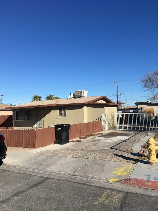 Front and Driveway - 2240 Daley St