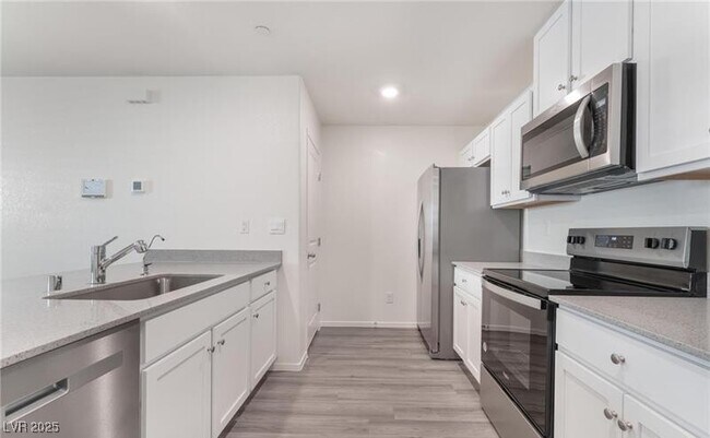 Foto del edificio - 6956 Honor Hl St