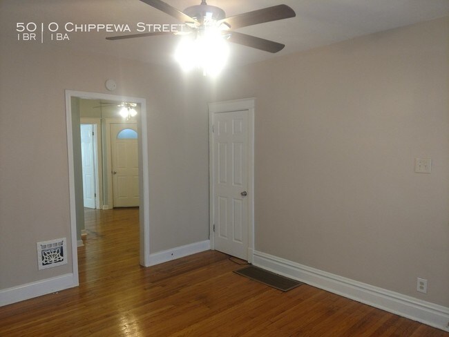 Building Photo - 5010 Chippewa St