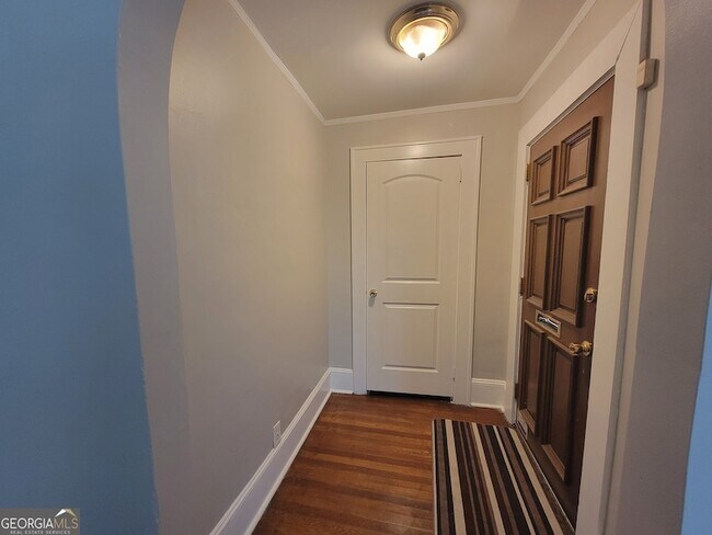 Building Photo - 644 Kennolia Dr SW