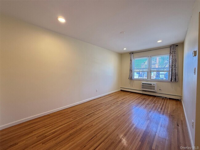 Foto del edificio - 149-14-149-21 21st Ave