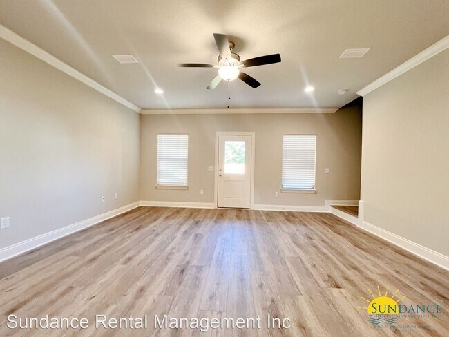 Building Photo - 3 br, 2.5 bath House - 2285 Janet Street
